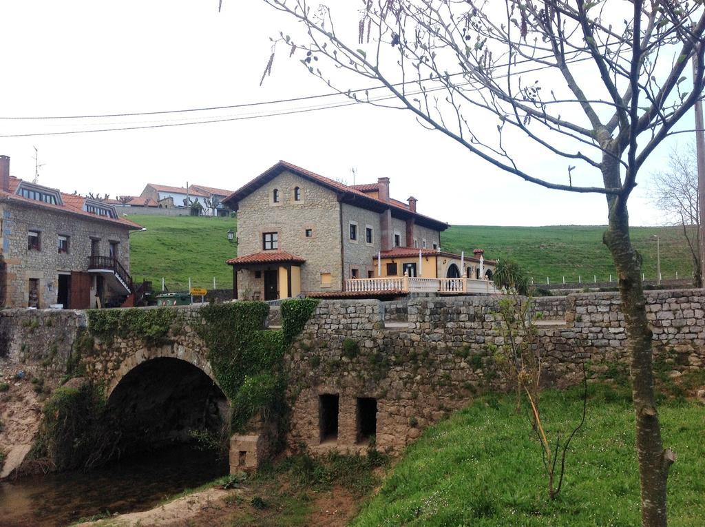 Trisileja En Puente Romano Toñanes Exterior foto